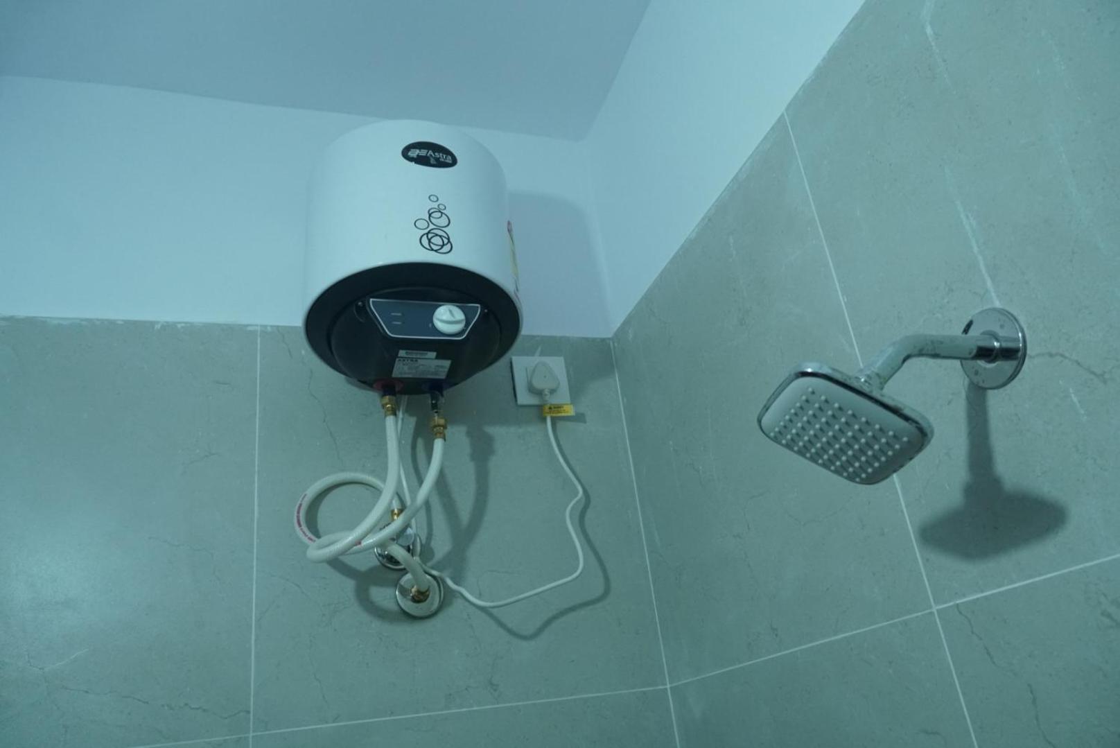 Cosmic Hotel & Guest House Gachibowli Raidurg Хидерабад Екстериор снимка