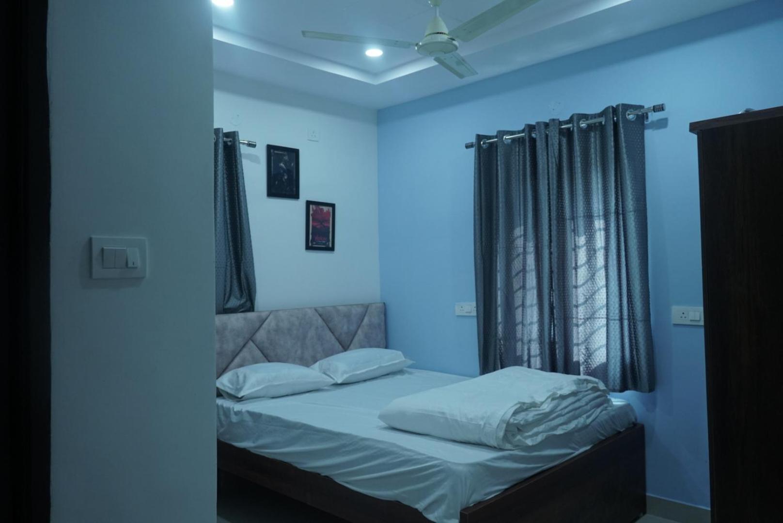 Cosmic Hotel & Guest House Gachibowli Raidurg Хидерабад Екстериор снимка
